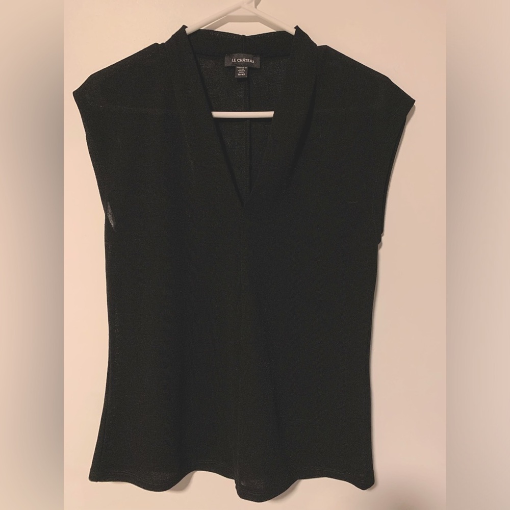 Elegant black v neck top